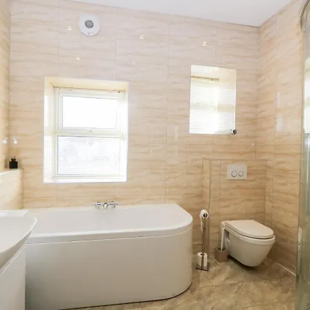 Appartement Carlton House 1 *